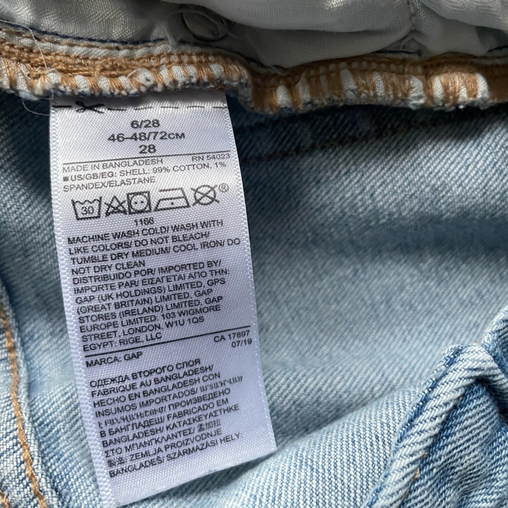 GAP Girlfriend Jean - Picture 6 of 8